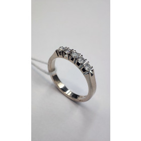 Каблучка із білого золота з діамантами 